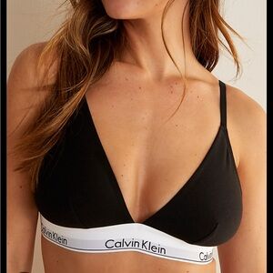 Calvin Klein Triangle Bralette with adjustable clasp - XL
